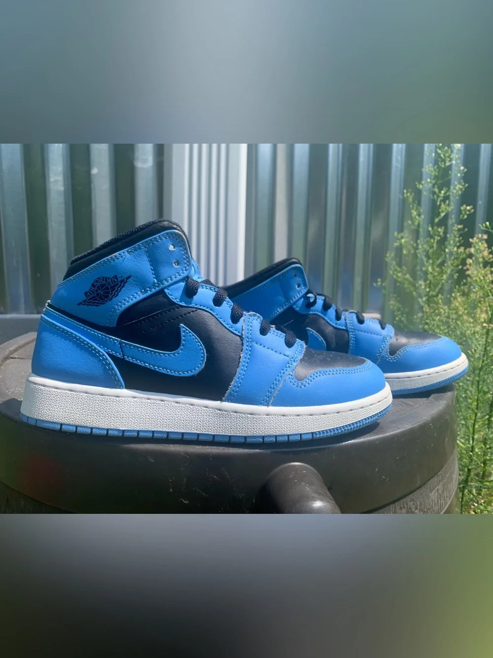 Nike Air Jordan 1 Mid University Blue  Nike DQ8423-401 Size 6Y
